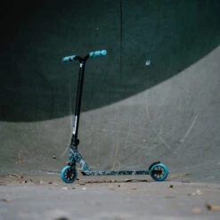 ROOT Type R Noir / Bleu / Blanc Trottinette Freestyle -Magasin De Skate De Qualité root type r noir bleu blanc trottinette freestyle 3