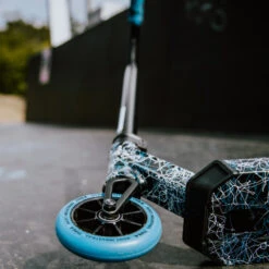 ROOT Type R Noir / Bleu / Blanc Trottinette Freestyle -Magasin De Skate De Qualité root type r noir bleu blanc trottinette freestyle 5
